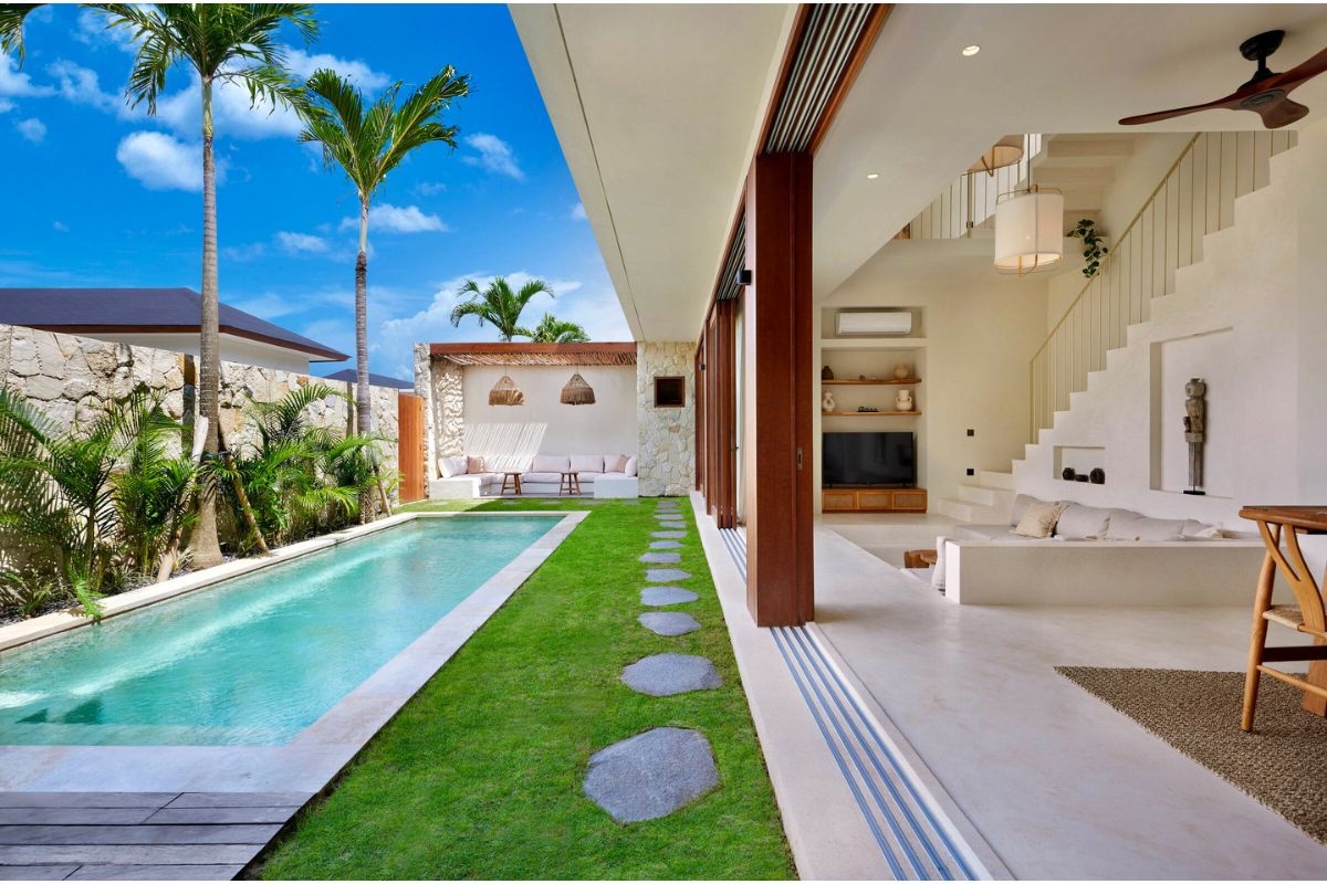 Kiến trúc và cảnh quan cùng hòa quyện để tạo nên tổng thể hài hòa cho biệt thự phong cách Tropical (Ảnh: Sưu tầm)