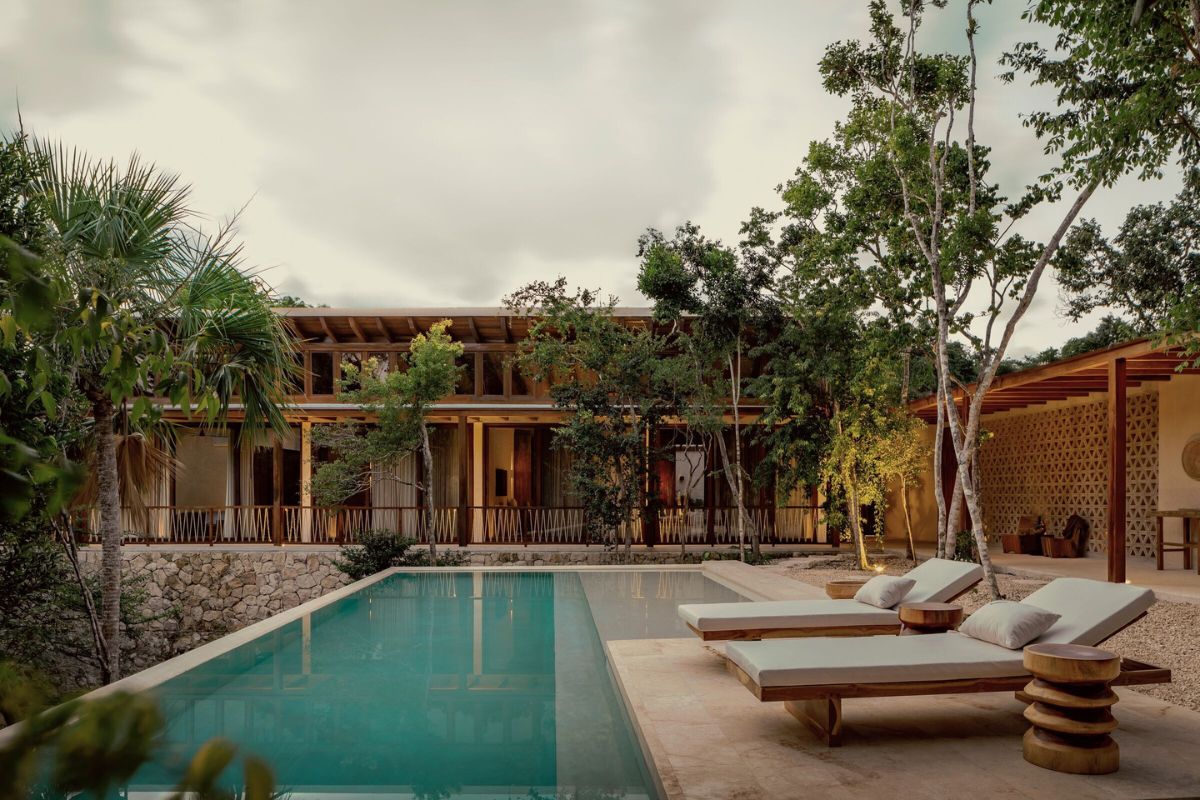 Vật liệu trong thiết kế biệt thự Tropical không chỉ đảm bảo thẩm mỹ mà còn quyết định khả năng thích nghi với khí hậu và chất lượng sống lâu dài