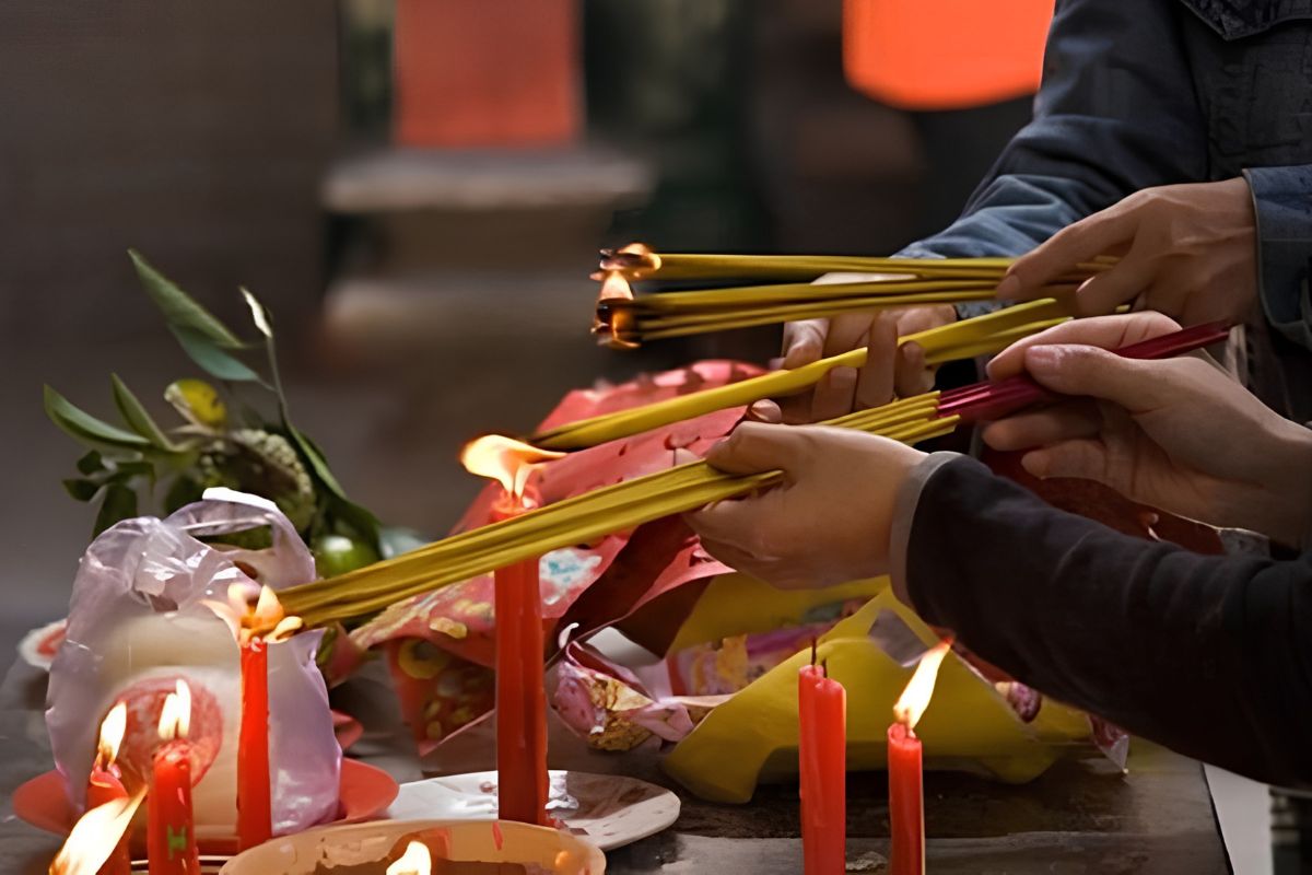 Gia chủ có thể tham khảo ngày giờ, phương vị và lễ vật khi thực hiện nghi thức cúng giải hạn Thái Tuế 2026 tại nhà (Ảnh: Sưu tầm)